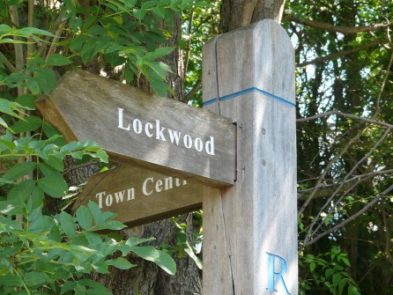 Riverside way marker